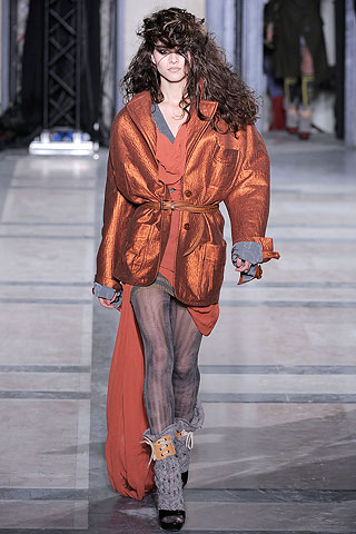 Vestido fruncido corto con cola chaqueta tornasolada Vivienne Westwood